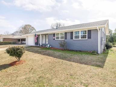 Main picture of 82 Oliver Dr