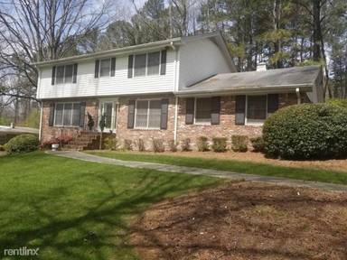 Main picture of 3215 Kingsdale Dr SW