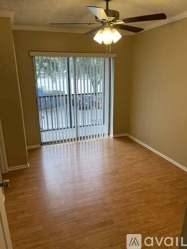 Main picture of 121 Oyster Bay Cir