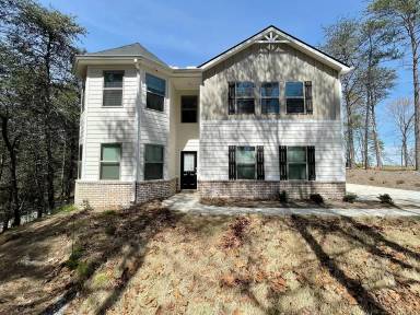Main picture of 101 Poplar Dr