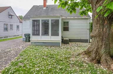 Main picture of 27471 Forestview Ave