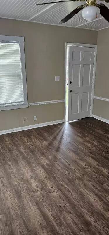 Main picture of 1457 W 29th St