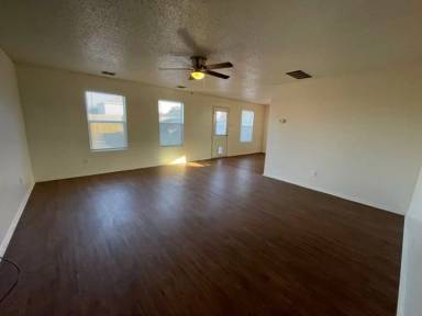 Main picture of 5008 Waterford Dr