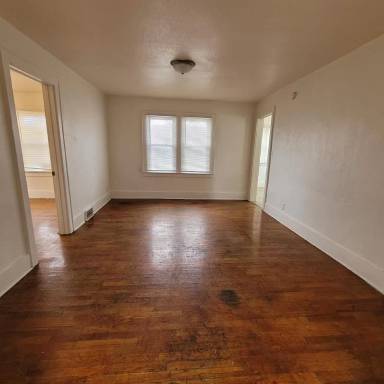 Main picture of 2049 S Broadway Ave