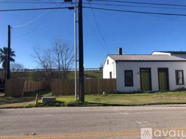 Main picture of 721 Austin St