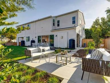 Main picture of 5600 W 78th St