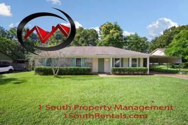 Main picture of 8771 Zeeland Dr