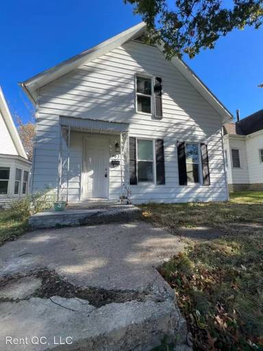 Main picture of 702 S 8th St