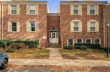Main picture of 872 Quince Orchard Blvd
