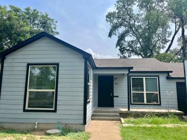 Main picture of 5021 Blackstone Dr