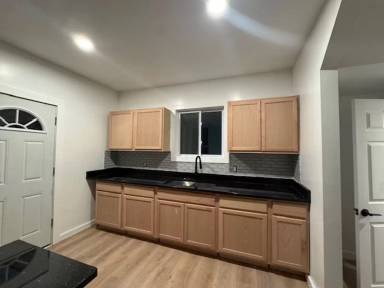 Main picture of 3227 Carter St