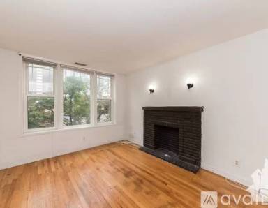 Main picture of 1507-11 W Barry Ave & 3052-58 N Greenview Ave