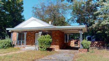 Main picture of 107 S Jones St