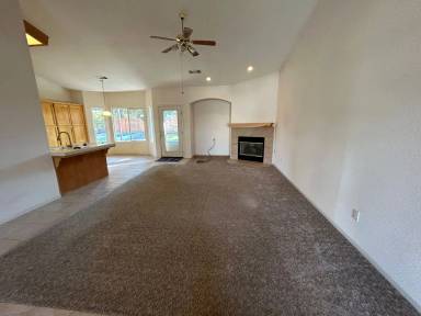 Main picture of 2737 W Oakridge Ave