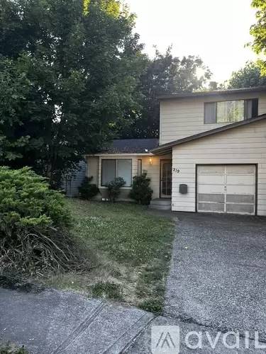 Main picture of 219 SW Edgefield Ct