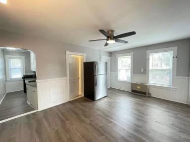 Main picture of 219 Calef Rd