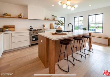 Main picture of 12463 Lucile St