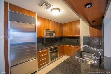 Main picture of Carbonell Brickell