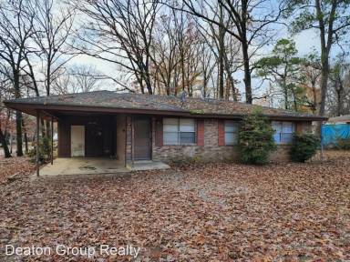 Main picture of 9 Southern Oaks Dr