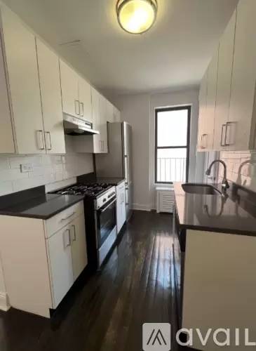 Main picture of 151 Mott St