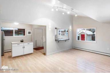 Main picture of 2807 Turnagain St