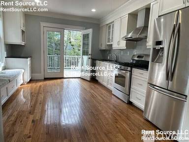 Main picture of 18 Mount Auburn St