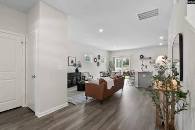 Main picture of 900 Drake Grove Ln