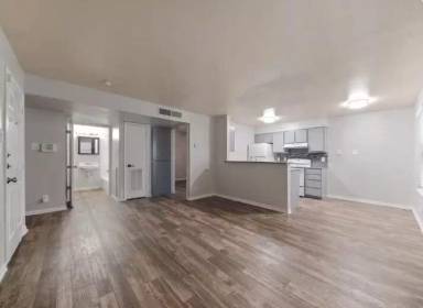 Main picture of 333 Hedges St