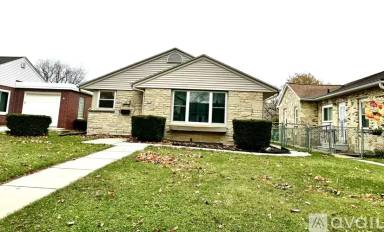Main picture of 816 S 115th St