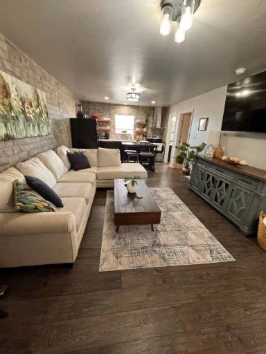Main picture of 1207 W Gore Blvd