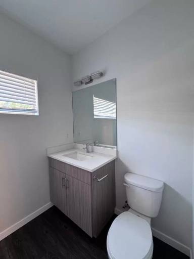 Main picture of 1298 Meade St