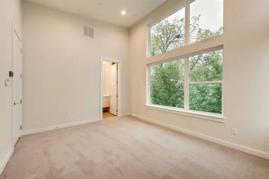 Main picture of 4620 Munger Ave