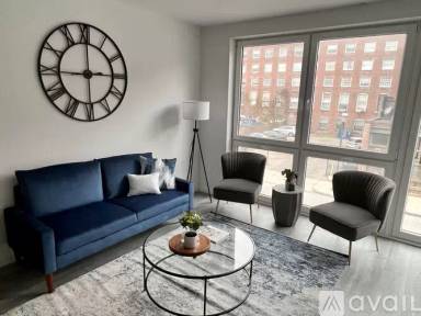 Main picture of 160 Middlesex St