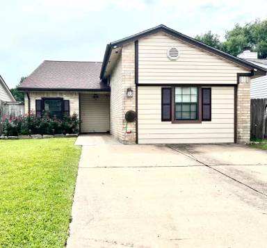 Main picture of 7127 Village Lake Dr