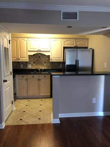 Main picture of 331 S Gay St