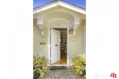 Main picture of 5011 Los Robles St