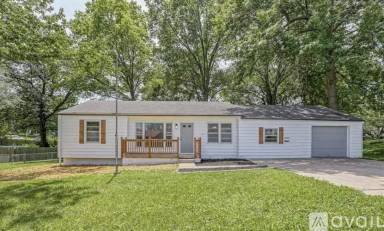 Main picture of 10119 E 78th Ter