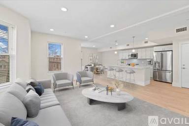 Main picture of 12 Arnold Cir