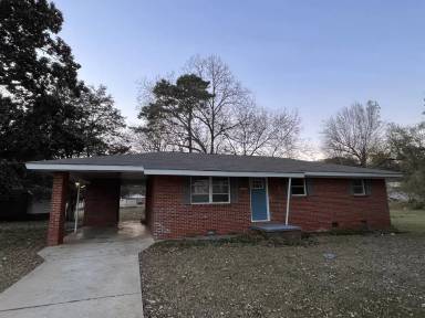 Main picture of 2700 Norton Ave NW