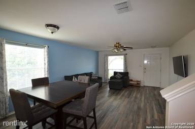 Main picture of 9662 Palomino Path