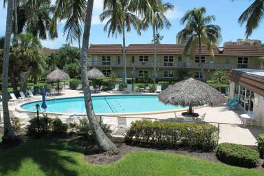 Main picture of 240 N Collier Blvd