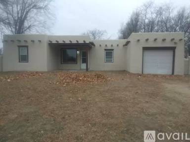 Main picture of 4535 S Main St