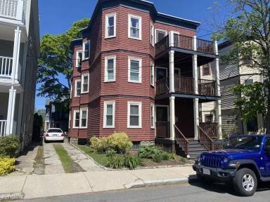 Main picture of 34 Belknap St
