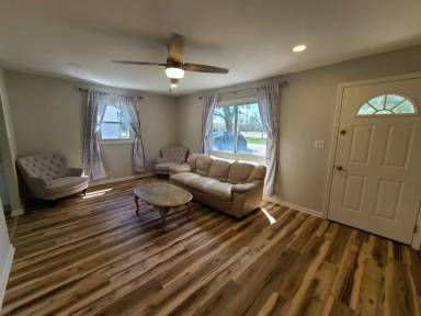 Main picture of 549 Elkenburg St