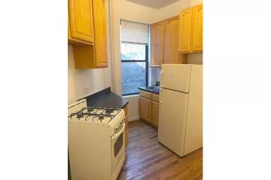 Main picture of 235 E 25th St