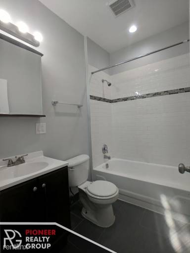 Main picture of 3631 W Dickens Ave
