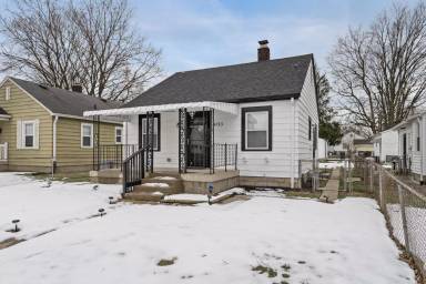 Main picture of 4713 Young Ave