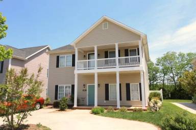 Main picture of 505 Capstone Dr