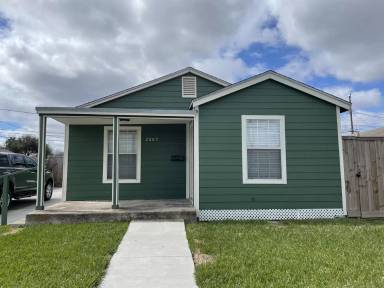Main picture of 2805 Soledad St