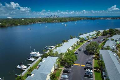 Main picture of 165 Pompano Dr SE
